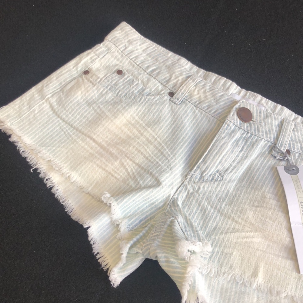 Light Wash Pinstriped Cotton Denim O’Neill Devon Raw Hem Shorts New Size 7